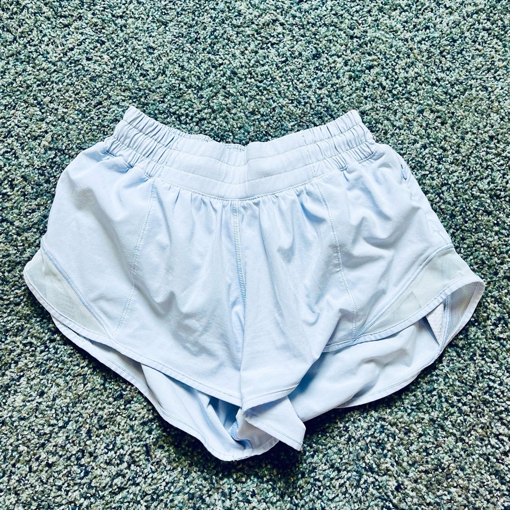 LuluLemon hottie hot, light purple, size 2 short